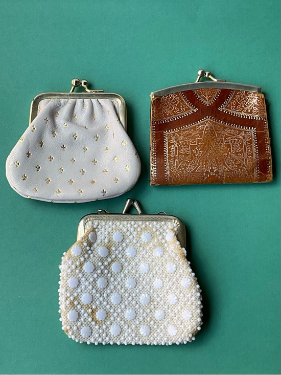 Italy, Hong Kong, unmarked Handbags - 3 Vintage Coin Purses White Brown Leather Italy Gold Fleur-de-lis Hong Kong